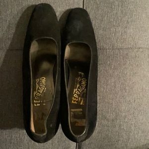Black suede Ferragmo